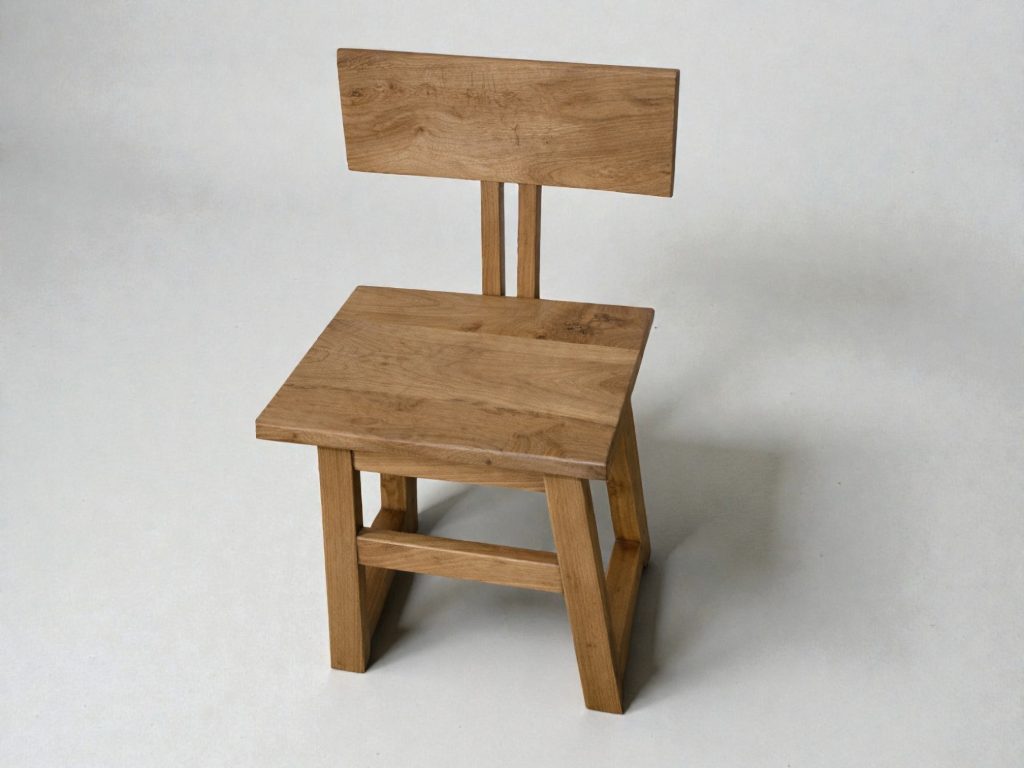 дрвено столче од масивно дрво Split Back Chair 7